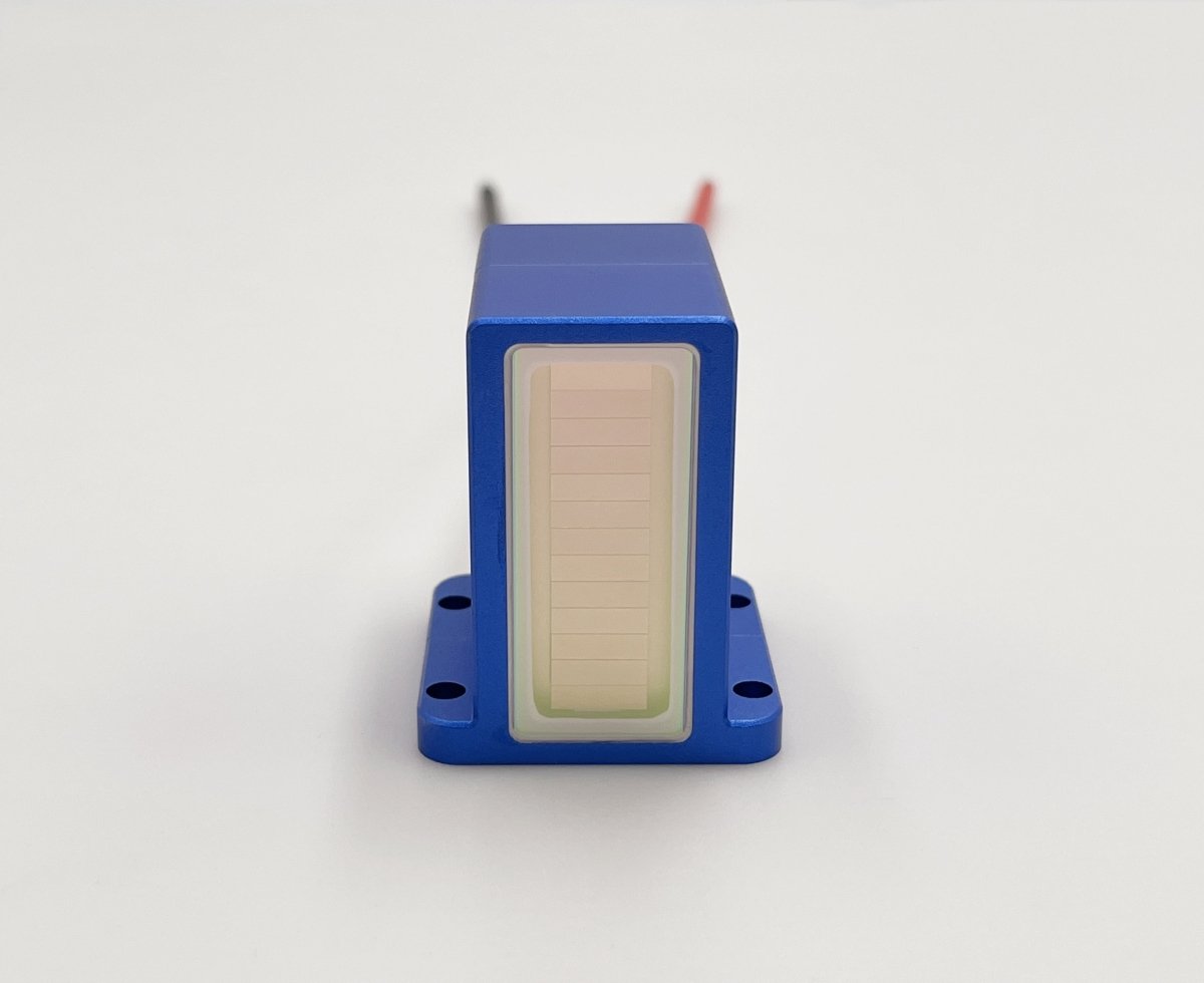 American Coherent Chip High Power 12 - Bar 600W Wavelength Powerful Laser 808nm Power Module Macro Channel Diode ODM OEM