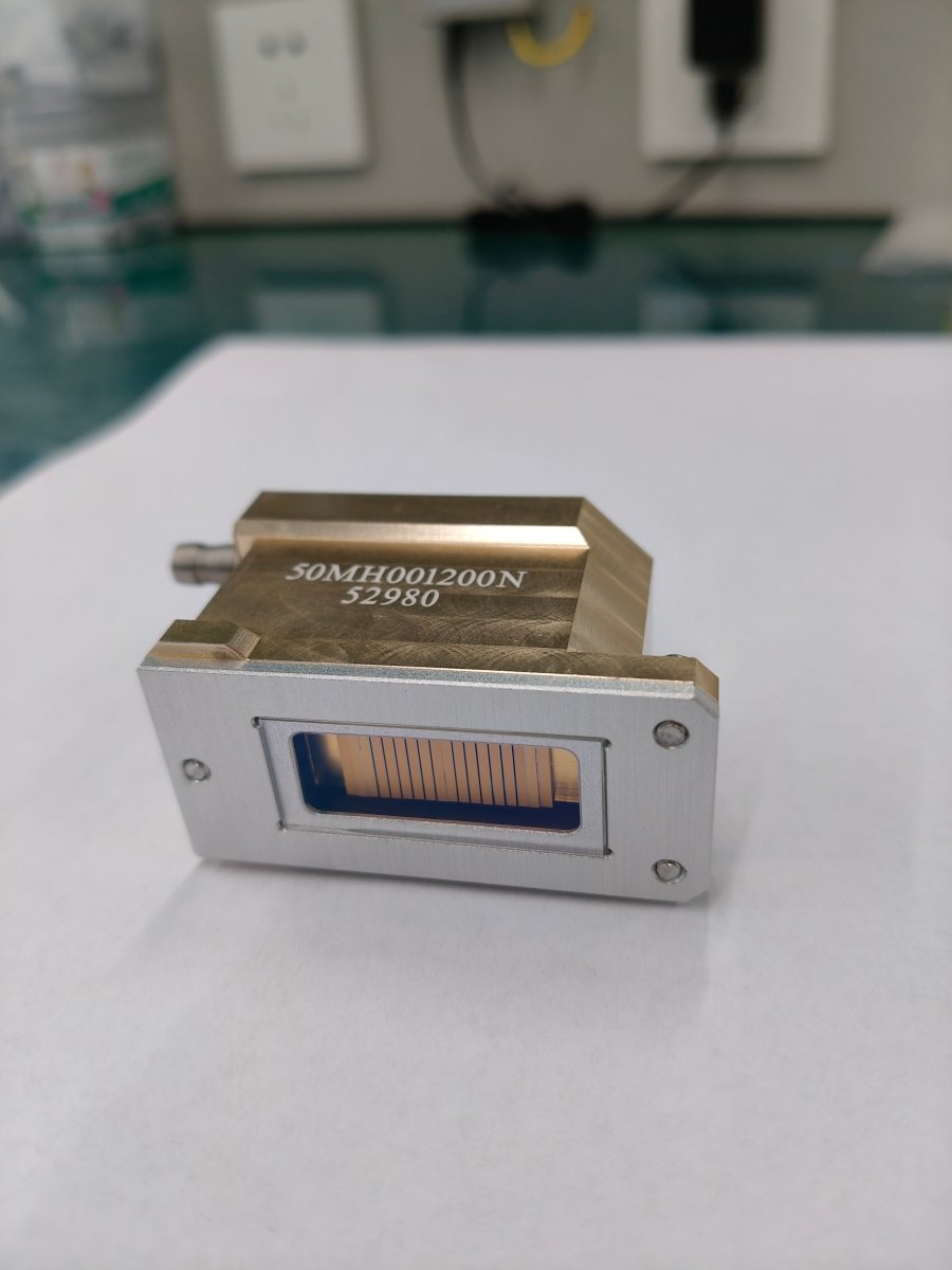 High Power 15 - Bar 1500W Wavelength Powerful Laser Triple - wavelength Macro Channel Diode Laser Coherent Chip Bar Imported HPL LT